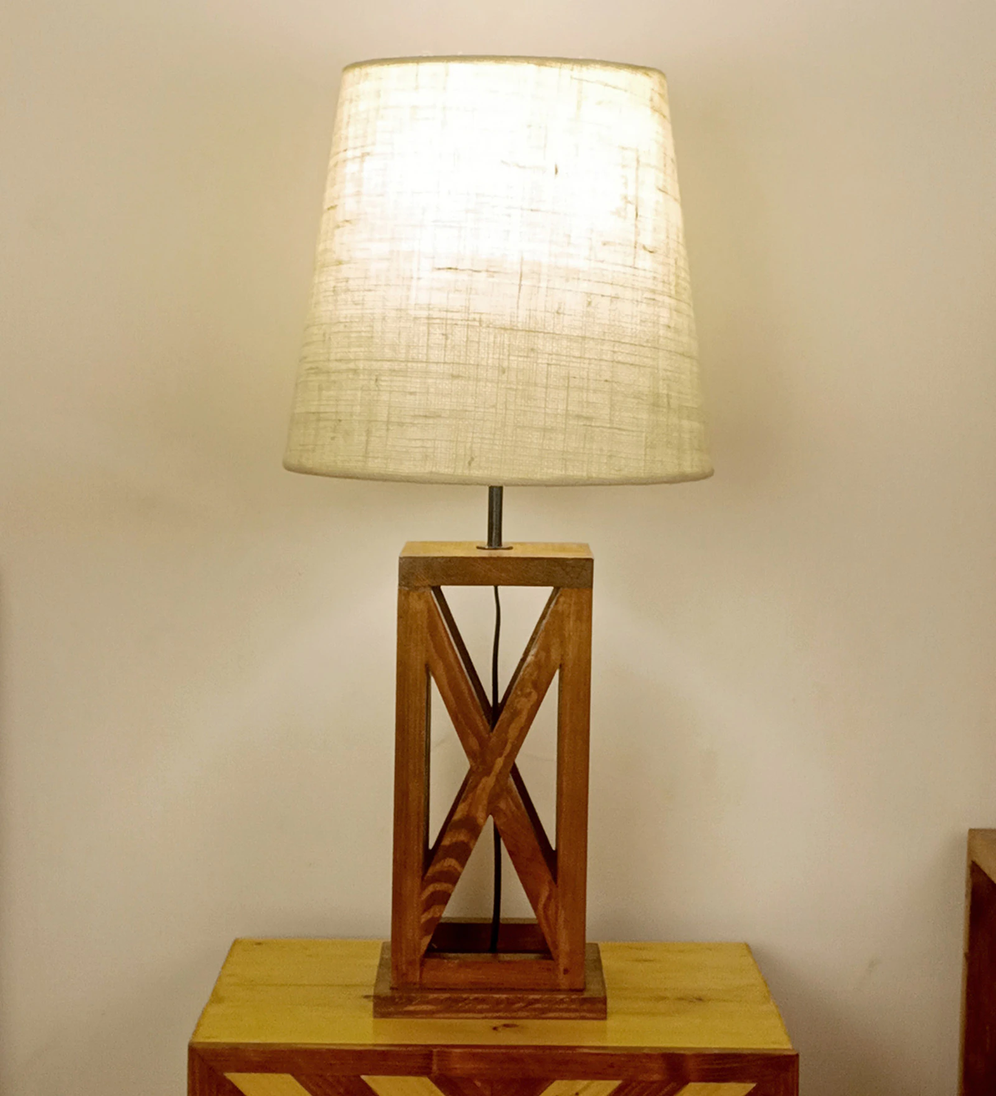 Symmetric Textured Wooden Base White Color Table Lamp